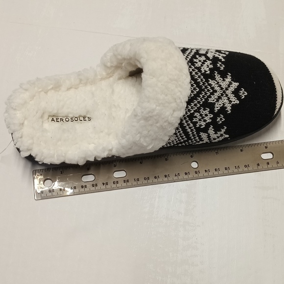 New Aerosoles women's 8 - 9 sherpa Snowflakes house warm cozy winter slippers - Picture 5 of 8